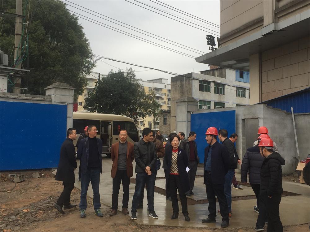 2018年3月2日縣委書記黃美萍等領(lǐng)導(dǎo)到我司松溪縣工農(nóng)路安置房綜合體建設(shè)項(xiàng)目工地現(xiàn)場進(jìn)行調(diào)研工作